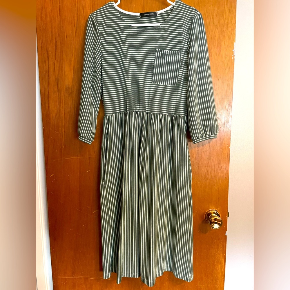 Merokeety Striped 3/4 Sleeve Knee Length Dress (Medium)
